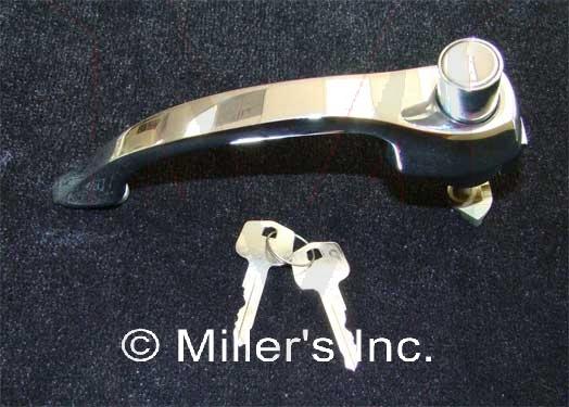 DOOR HANDLE
