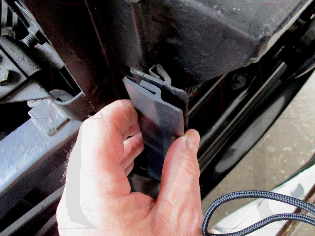 GRILLE AIR SEAL