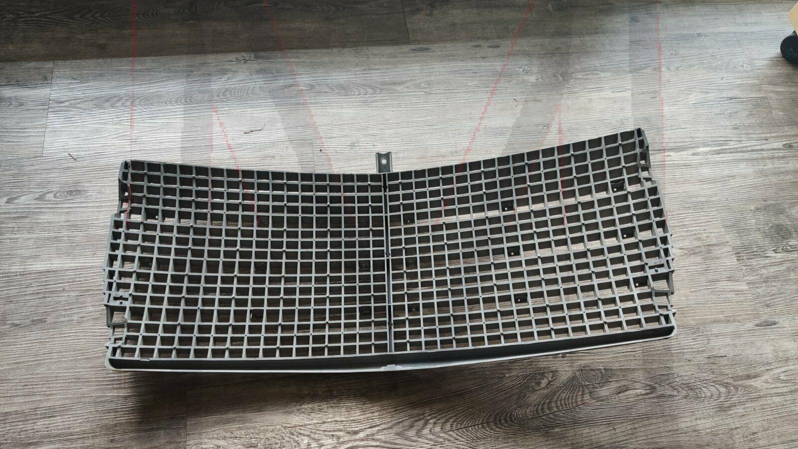 PROTECTIVE GRILL
