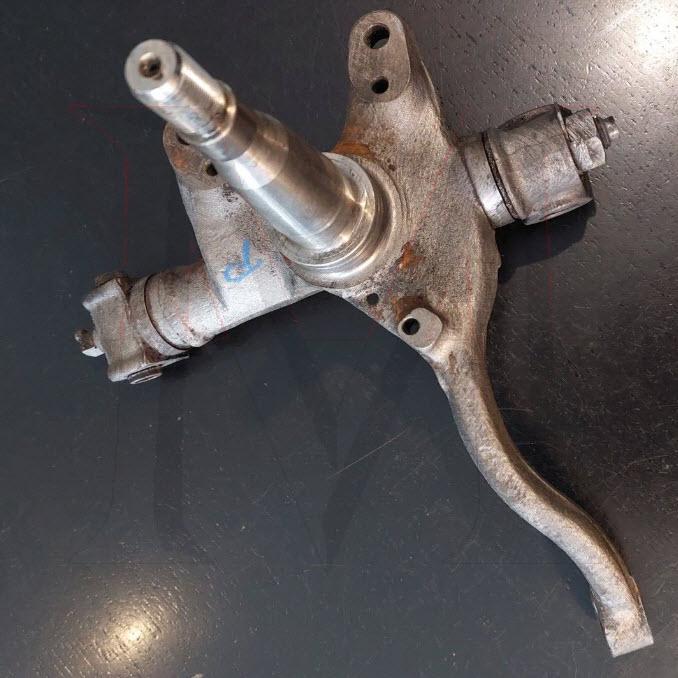 STEERING KNUCKLE