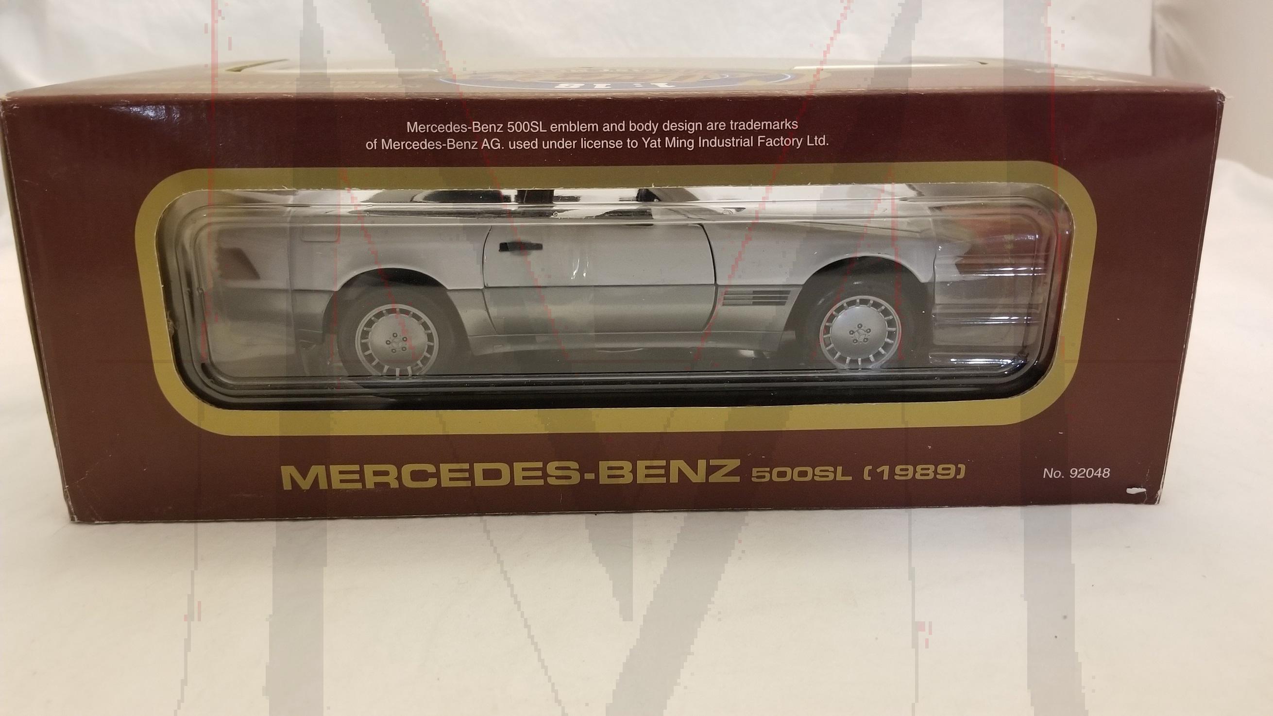ROAD LEGENDS 1/18 1989 500SL