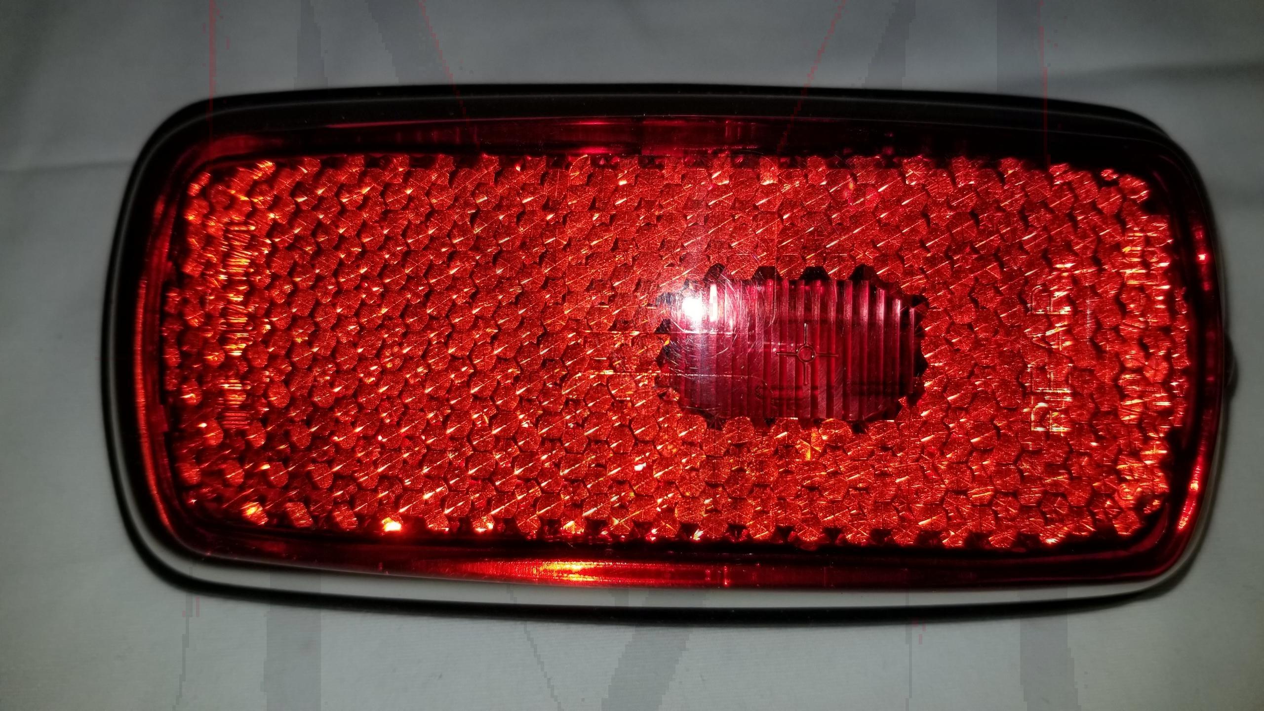 SIDE REFLECTOR - LEFT