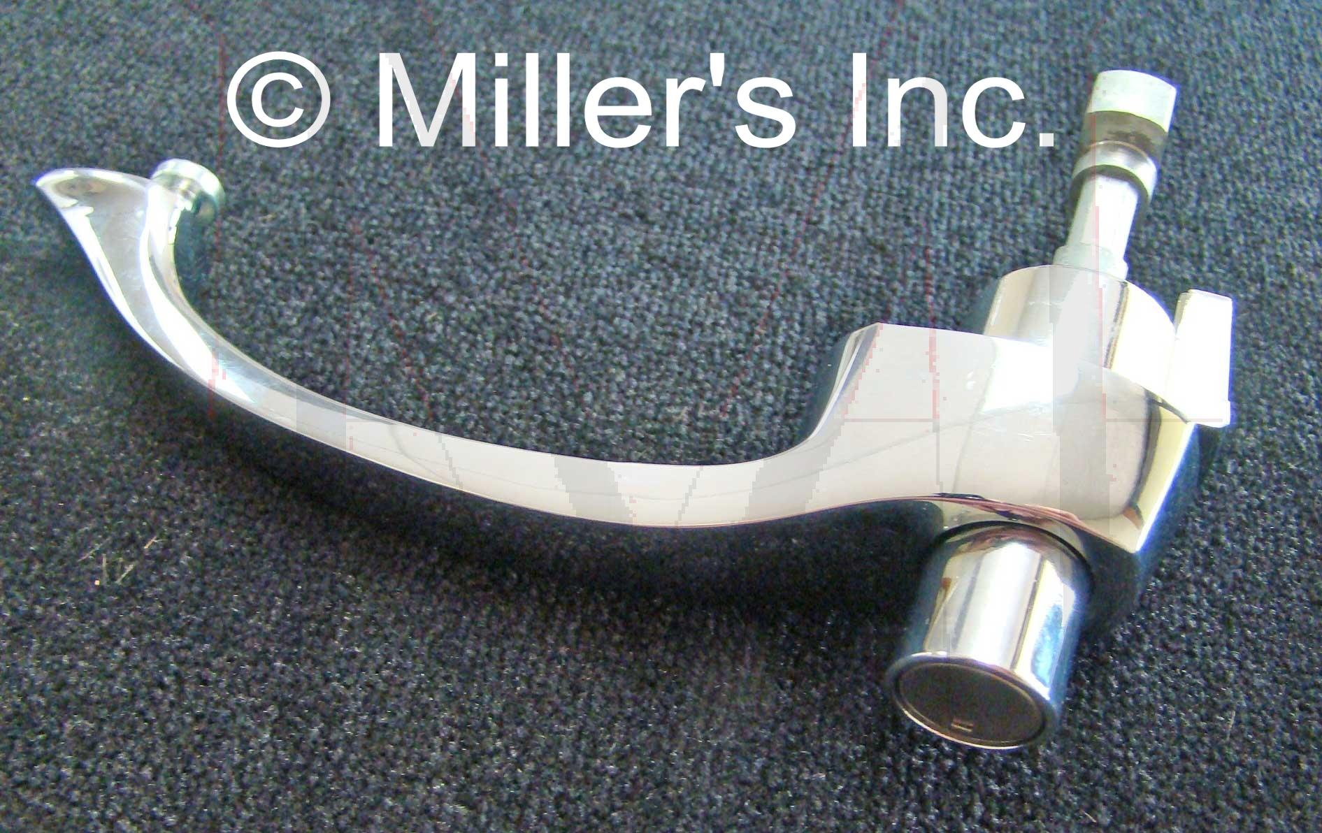 DOOR HANDLE